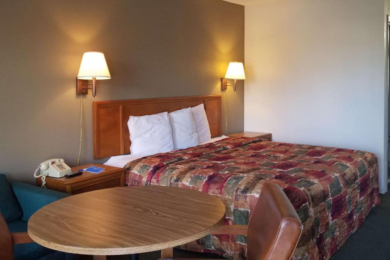Travelers Inn & Suites Sumter Dış mekan fotoğraf