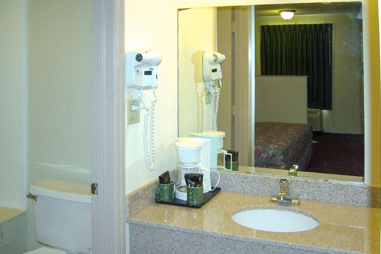 Travelers Inn & Suites Sumter Dış mekan fotoğraf